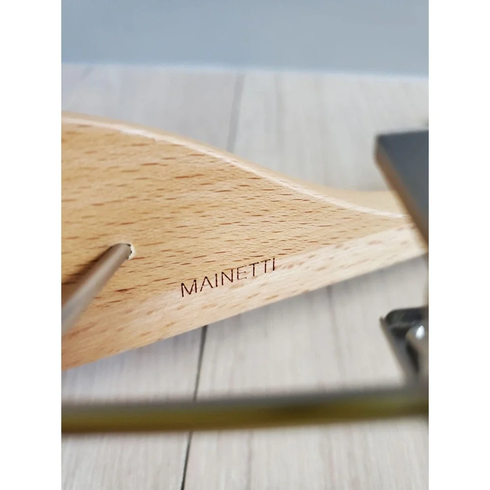 Mainetti Wooden Suit Hangers Set Of 2 Brown Wood BR Logo Metal Clips Bar Display